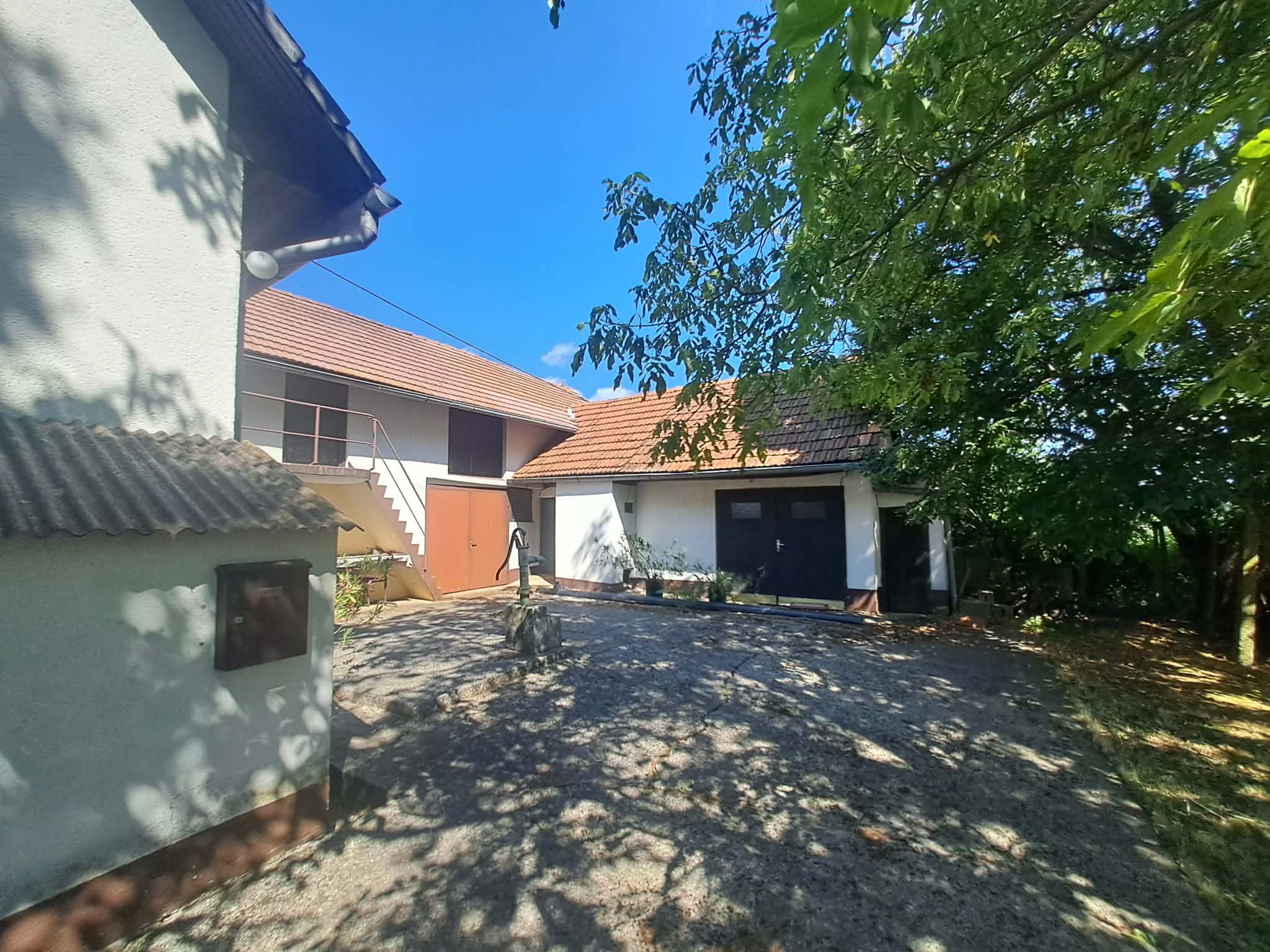 ELITNA LOKACIJA NAD KRŠKIM