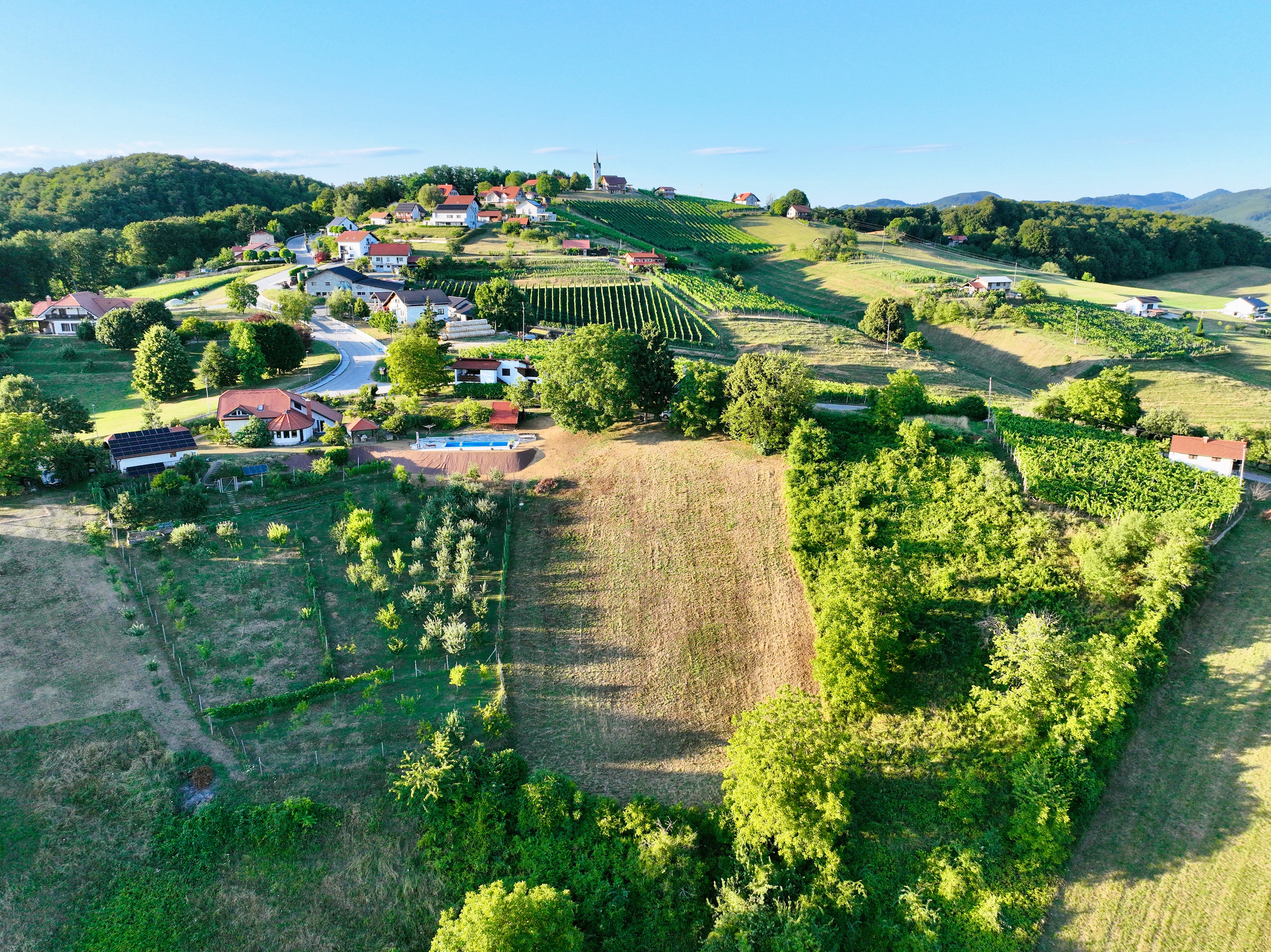 ELITNA LOKACIJA NAD KRŠKIM