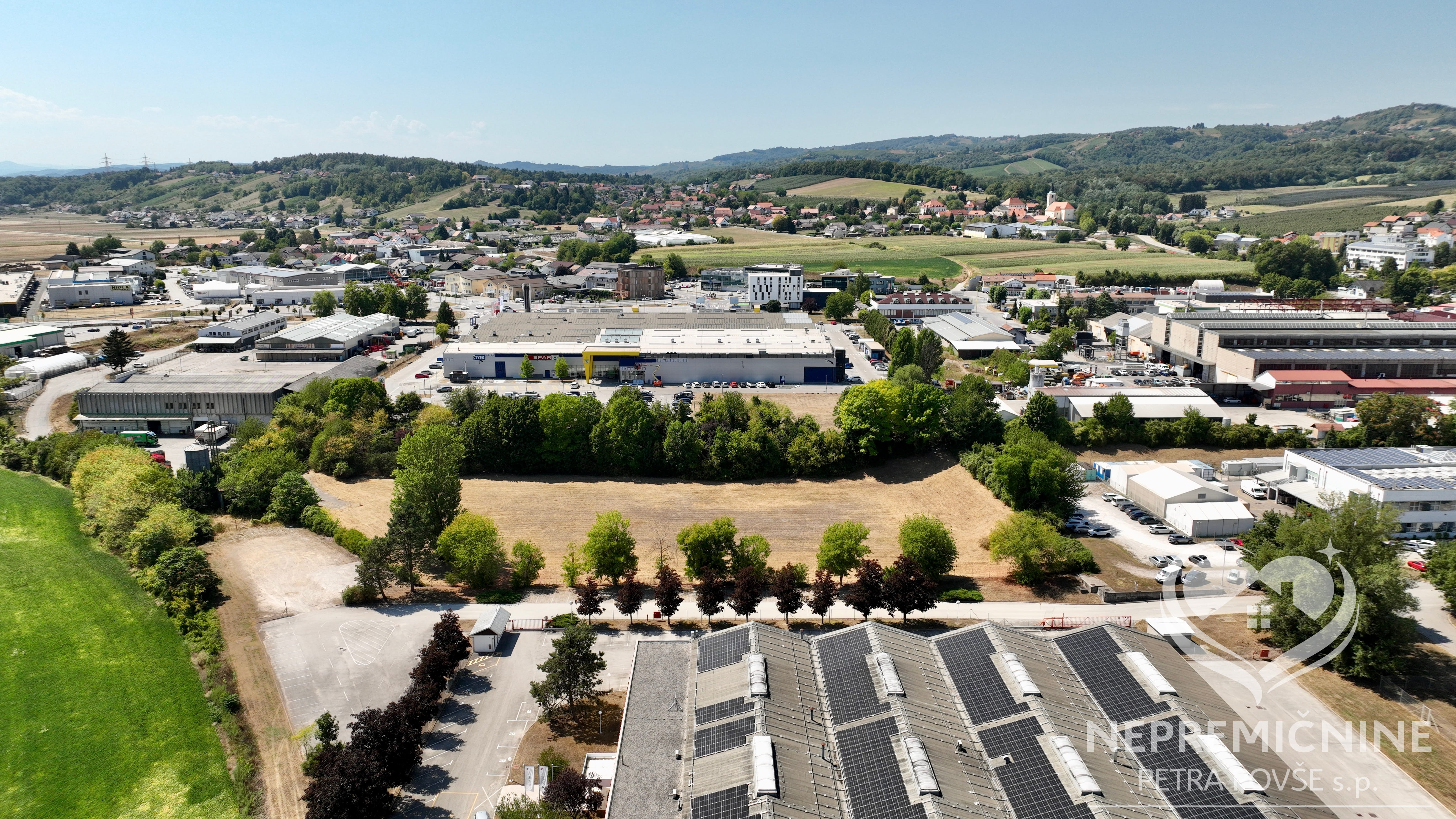 INVESTICIJSKO ZEMLJIŠČE V POSLOVNI CONI ŽADOVINEK