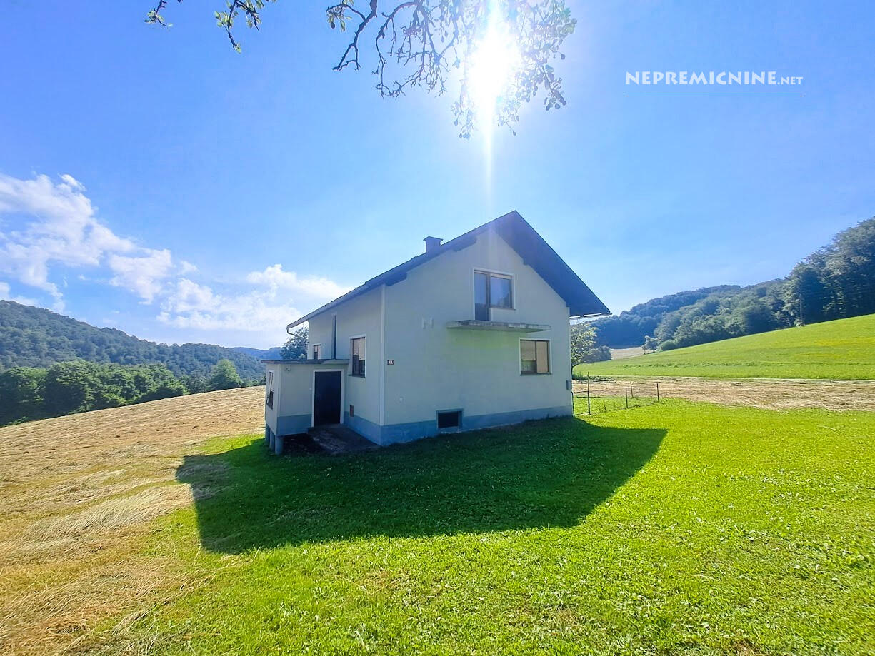 Posestvo z domačijo in 11,7 ha zemljišča