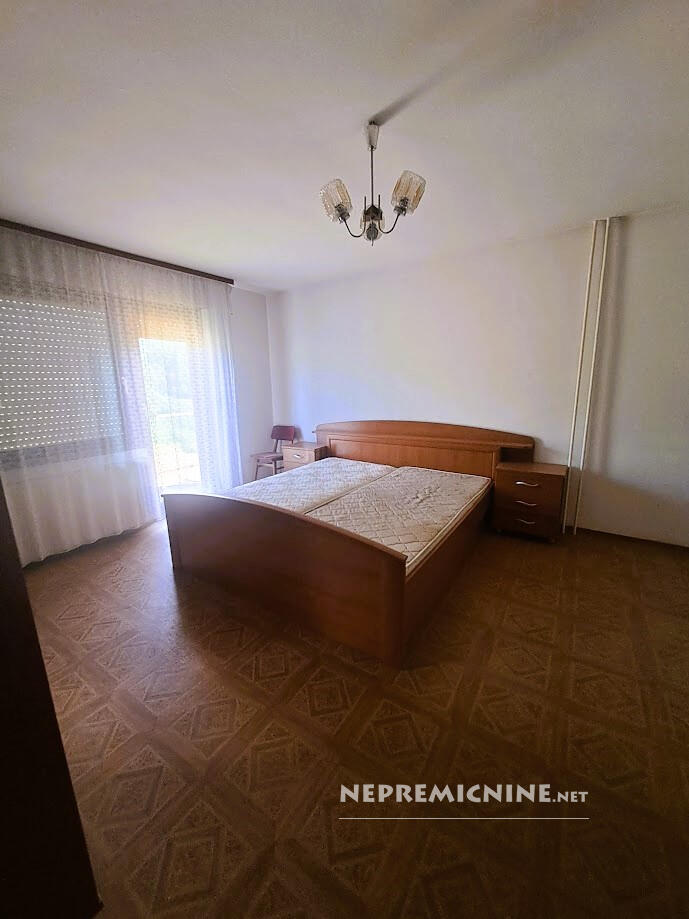 Posestvo z domačijo in 11,7 ha zemljišča